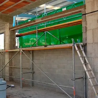 Estructura interior en ejecución de la sala polivalente.