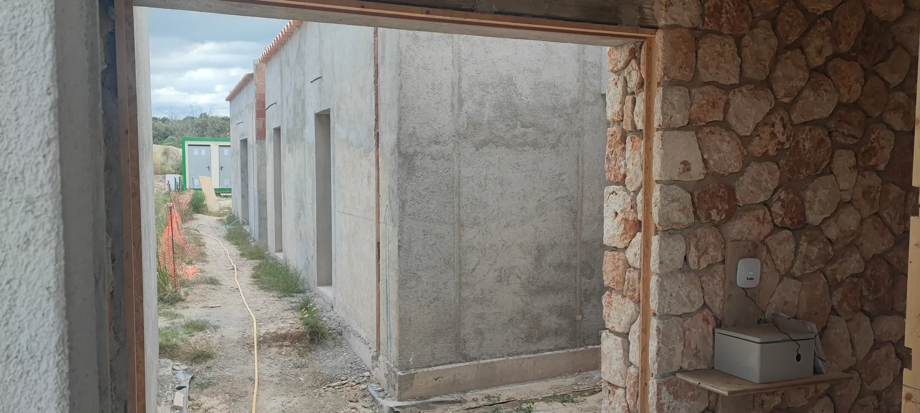 La obra de la vivienda unifamiliar en Petra, Mallorca, vista desde el interior.